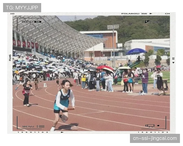 接力赛交接棒失误,领先队伍痛失金牌瞬间 接力赛交接棒失误,领先队伍痛失金牌瞬间